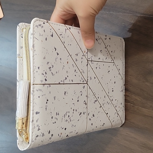 Refill Zip NoteBook - Picture 4 of 6